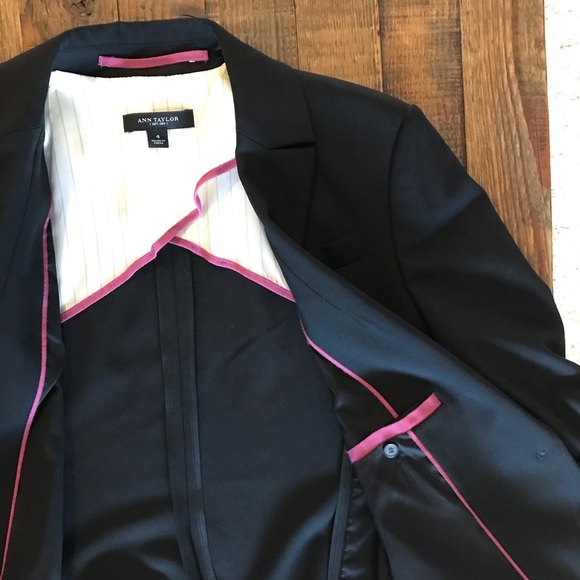 Ann Taylor 2-Button Black Blazer - Size: 4 - Picture 5 of 6